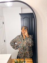 Load image into Gallery viewer, Windbreaker - Style 1