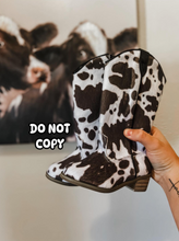 Load image into Gallery viewer, Cowgirl boots
