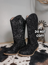 Load image into Gallery viewer, Cowgirl boots
